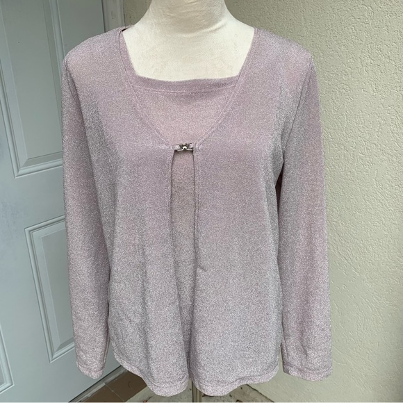 AGB Tops - AGB-BYER. Pale Lilac/Silver Sparkling Top. Long sleeves. Silver buckle o…